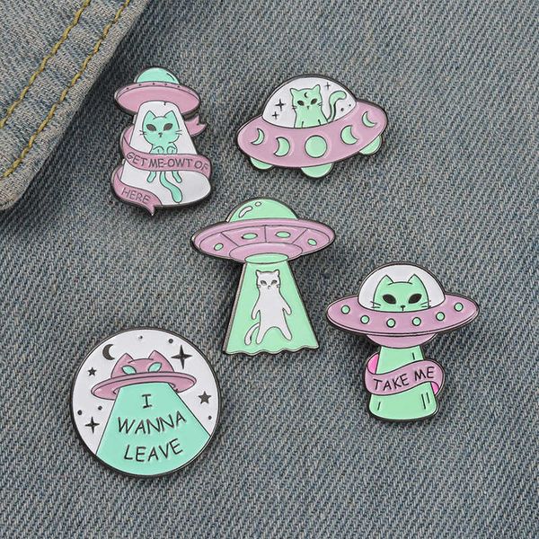 

new alloy letter brooch creative cartoon spaceship paint baking badge clothing accessories, Gray