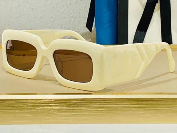 

0811 new fashion sunglasses with uv 400 protection for women vintage square frame popular come with case classic sunglasses, White;black