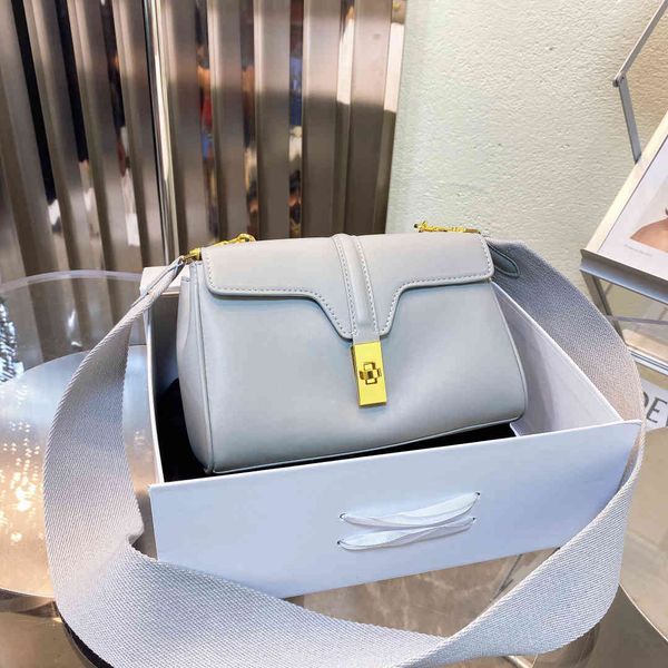 

factory outlet design fashion female 2021 autumn new trend single shoulder cross saddle bag foreign style