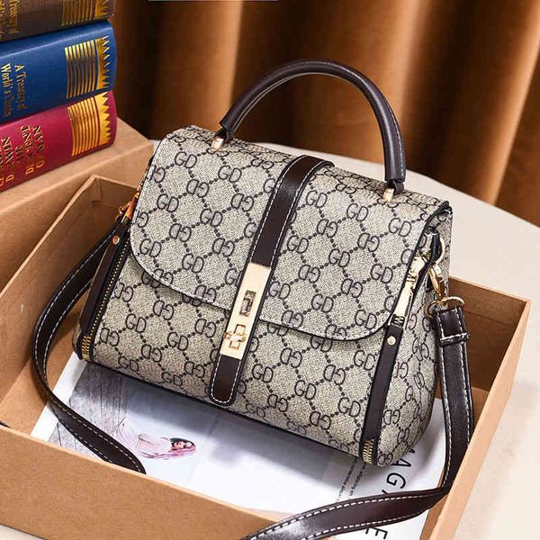 

2022 factory wholesale bag texture new net red versatile messenger women's printed one shoulder small square bag