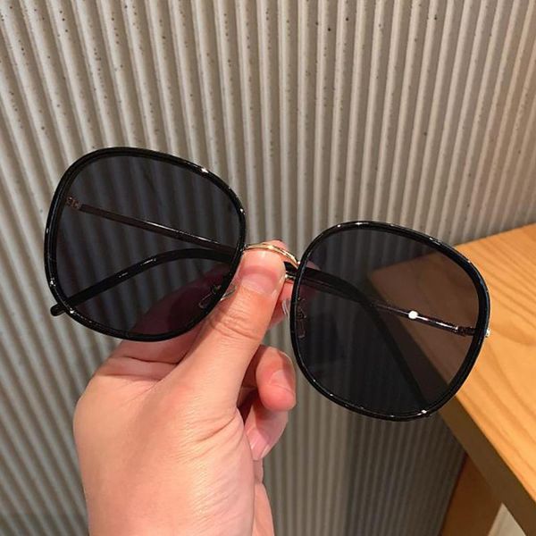 

outdoor eyewear fashion est oversize square sunglasses women designer gradient len sun glasses female vintage shades uv