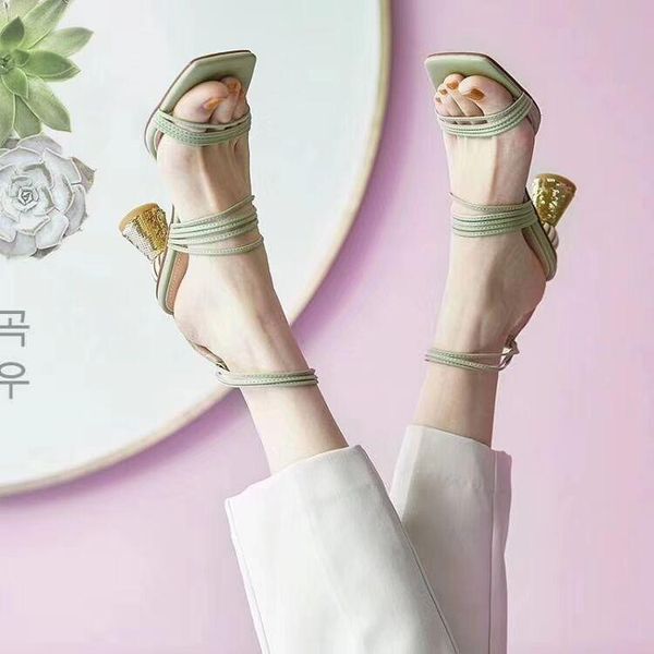 

elegant woman macron candy-colored sequin chunky heel sandals, Black