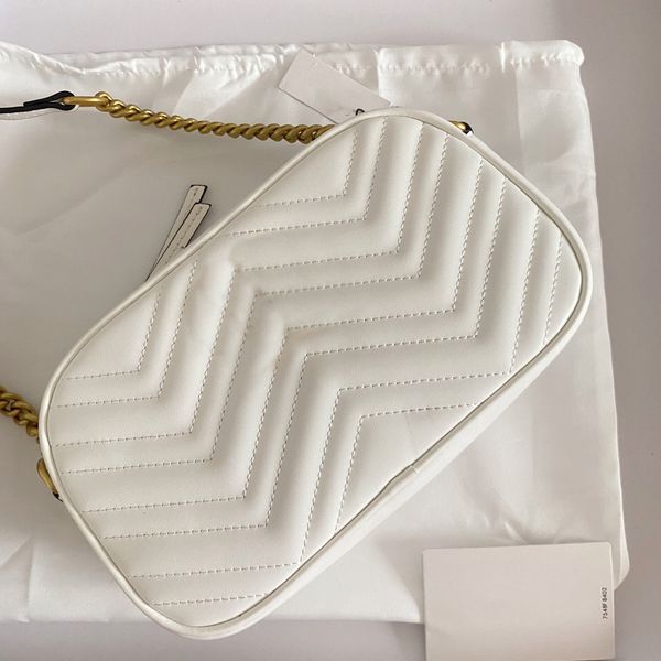 Кожаная версия Женщины Busts Crossbody Сумка на плечо Сумки в продаже Много цветов, предназначенных для молодых девушек Леди с цепями Слот для внутренних цепей Кармана Англия Стиль 24 см