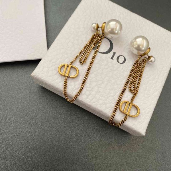 

aaa designer jewelry di's parents' pearl female tassel, letter back hanging earrings, net red, same style, Golden;silver