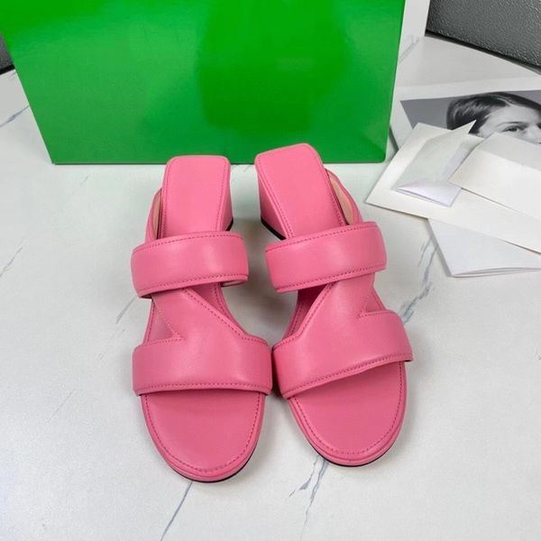 

2021 designer women sandals rubber sole cotton embroidered flip-flops simple summer leather slippers variety, Black