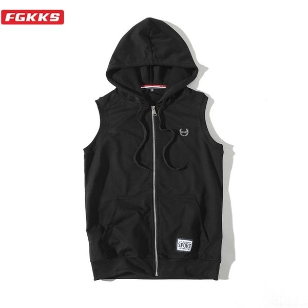 

fgkks brand men hooded vest summer men's breathable solid color vest male fashion casual simple vest coat clothing 211104, Black;white