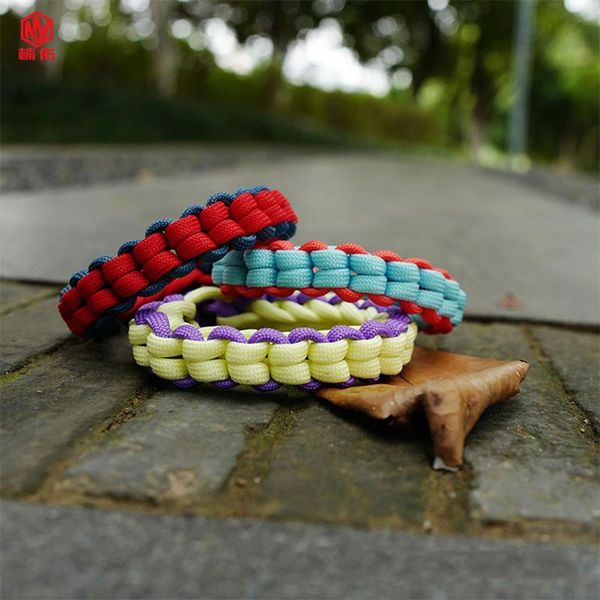 

outdoor survival chic paracord bracelet rope diy handmade camping hiking contrast design couple gadgets
