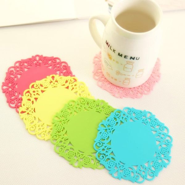 

mats & pads 5pcs 9cm hollow silicone flower-shaped non-slip anti-scald heat insulating table creative tea round cup mat
