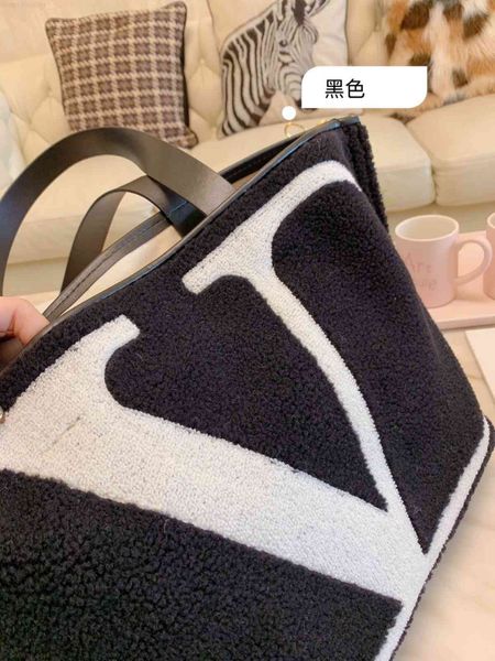 

multi pochette hourglass bag designer family bags 2021 nylon mini hanghhangbag akend telfar quilted handbags an fashion omnipotent black tot