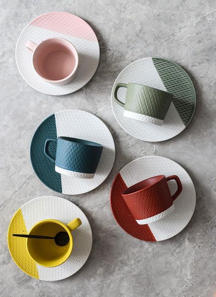 Tazza da caffè nordica coreana Moderna personalizzata minimalista in ceramica e piattino a righe Tazza Colazione Prodotti per la casa BL50BD Tazze Piattini