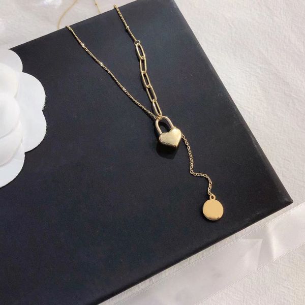 

2021luxury designer jewelry women necklace gold lock pendant for men elegant silver chain necklaces and earrings bracelets suit