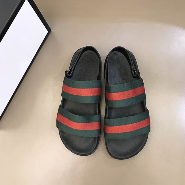 

2021 luxury designer mens brand slipper laser summer sandals beach slides slippers ladies sandali indoor bathroom shoes classic black color