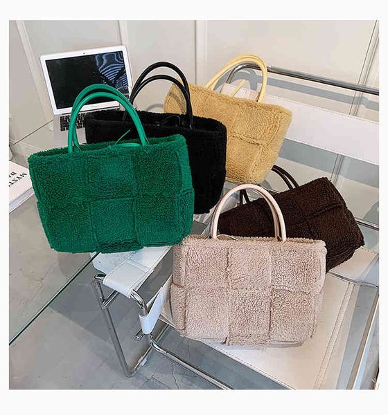 

women's bag 2021 lamb wool woven high capacity tote fashion plush hand, Black;red