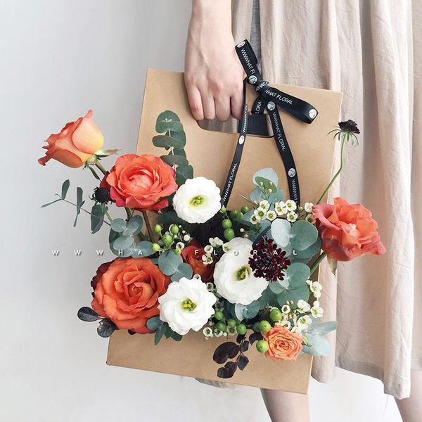 

kraft paper flower packaging box handheld basket valentine's day gift bouquets tote bag wedding decoration wrap