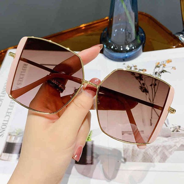 

2022 new big frame style black sunglass women's big face show thin, White;black