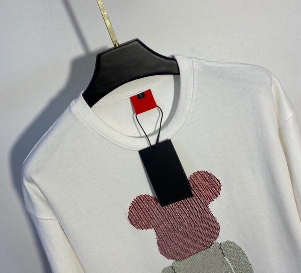 

n family's new cartoon drill bear in the early spring of 21, White