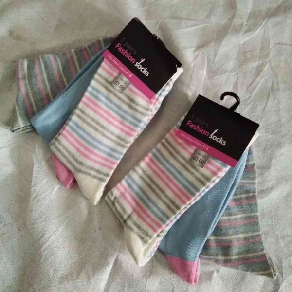 

fashion socks style women's middle tube cotton, Black;white