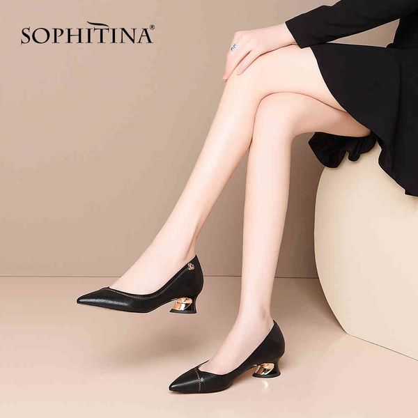 Sophitina Commute Bombas Mulheres Moda Decoração De Metal Conciso Perfiled Heels Raso Bombas Pretas Grandes Sapatos de Grande So506 210513