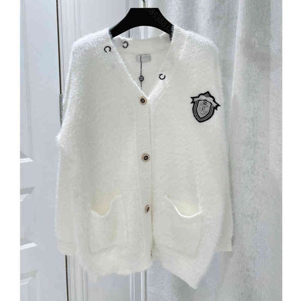 

fashion wool sweater jacket for women designer knits tech fleece sweaters cardigan womnes long sleeve shirt cchen brand letter logo winter w, White;black