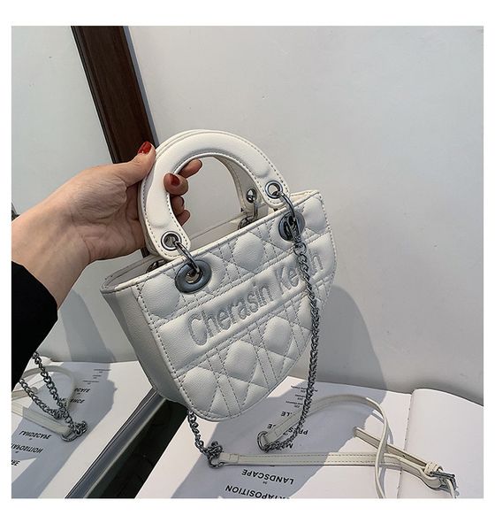 

outlet online 70% off sale popular small square bag 2021 new xiayang simple armpit shoulder large amount of messenger is preferred