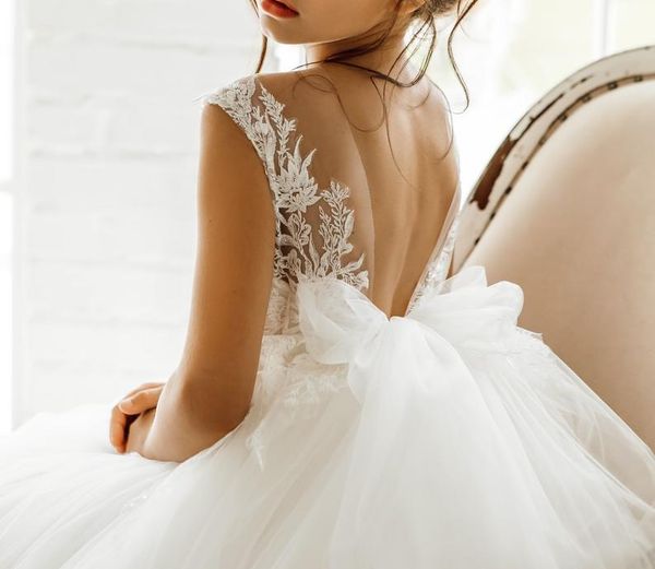 2021 Dantel Backless Çiçek Kız Elbise Balo Sheer Boyun Tül Lilttle Çocuklar Doğum Günü Pageant Weddding Gowns ZJ007