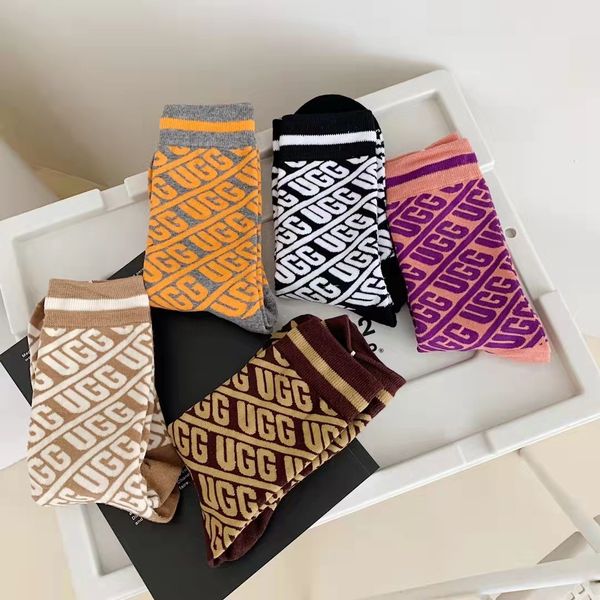 

2022 designer mens womens socks embroidery brand letter printing casual autumn pure cotton sports long knitted warm winter men fashion comfo, Black