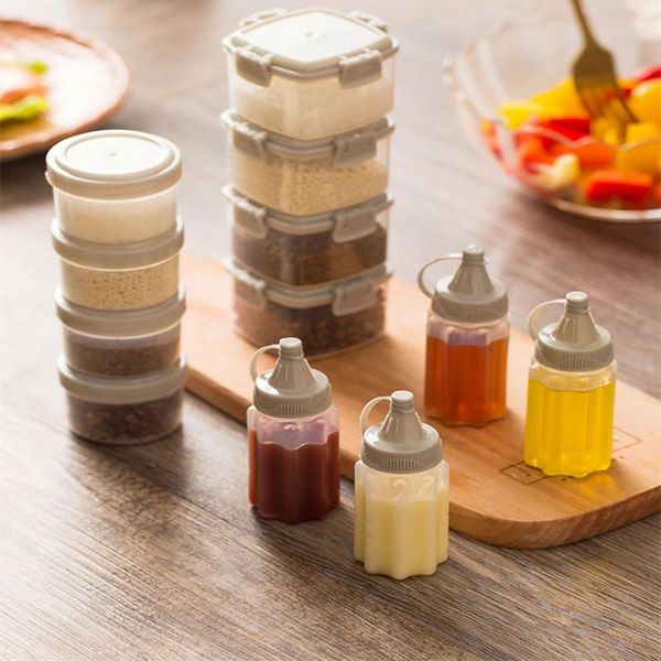 

4pcs plastic sauce squeeze bottle mini seasoning box salad dressing containers outdoor portable barbecue spice jar kitchen tool storage bott
