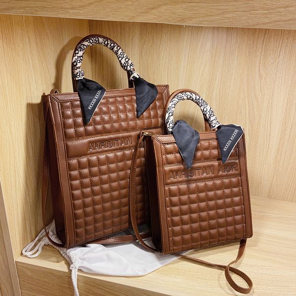 

designer bags texture lingge women's 2021 new trendy tote winter versatile single shoulder bag foreign style fashion messenger bag