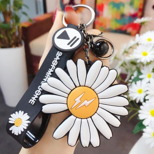 

keychains 2021 fashionable cute little daisy keychain pendant tide personality schoolbag couple car charm key chain, Silver