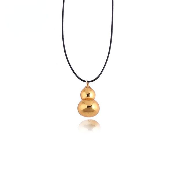 Catene Collana con pendente in zucca d'oro Placcato in oro Vento nazionale Corda in pelle retrò Catena per clavicola Fascino per gioielli regalo Squisito