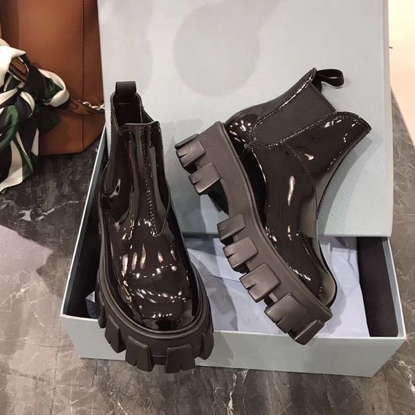 100 % Leder 2021 Designer-Luxus-Damenstiefel Martin zum Schnüren Western Snow vielseitige Mode dicke Sohlen kurze Röhre Größe 35-41