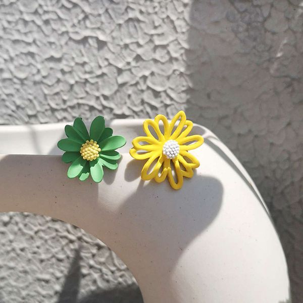 

s925 silver needle daisy female korean temperament small fresh mori color contrast flower earrings, Black