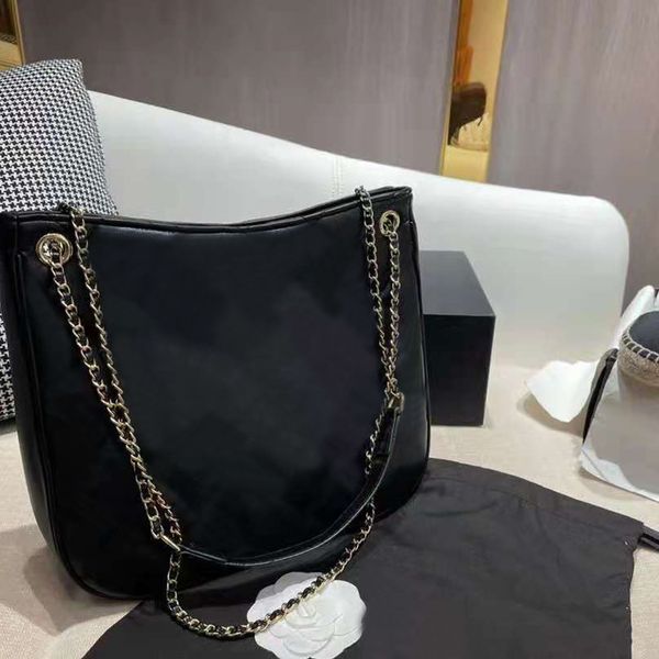 

fashionable ladies large-capacity shoulder bags luxury brand designer underarm lattice handbag high-quality leather letter lock bag