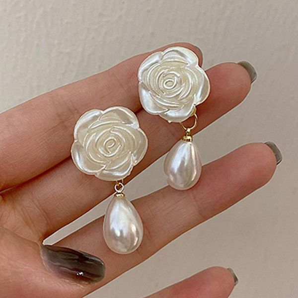 

stud masa 2021 french retro hepburn style pearl flower earrings personality wild temperament elegant fashion wedding jewelry, Golden;silver