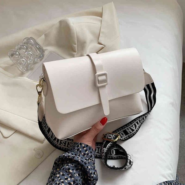 

2022 latest handbag factory store on small women's summer korean lock candy fresh one shoulder messenger 32kd, Black;red