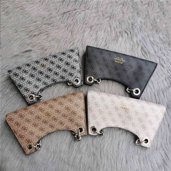 

new g-word armpit wind frog single shoulder messenger bag hand chain bag