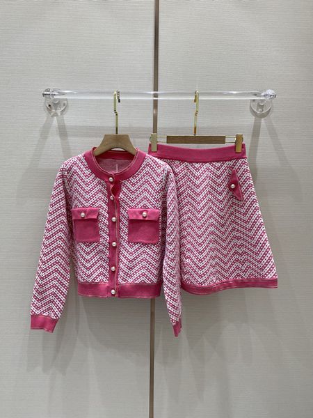 

new wave pattern pearl button knitted skirt set, White