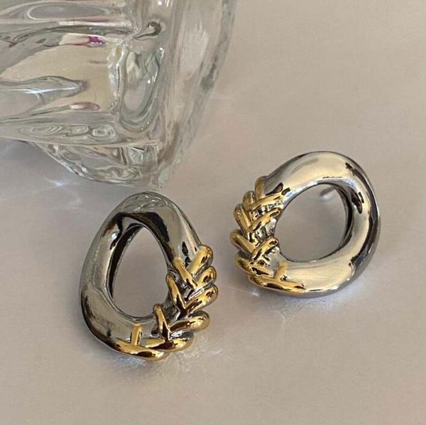 Provedores de garanhão Costura Brincos básicos Tendência de verão Oval Girls chiques Metal Metal Earring elegante