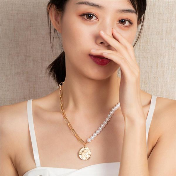 

chains 2021 european and american retro female necklace collarbone chain metal coin contracted wind pearl shell party, Silver