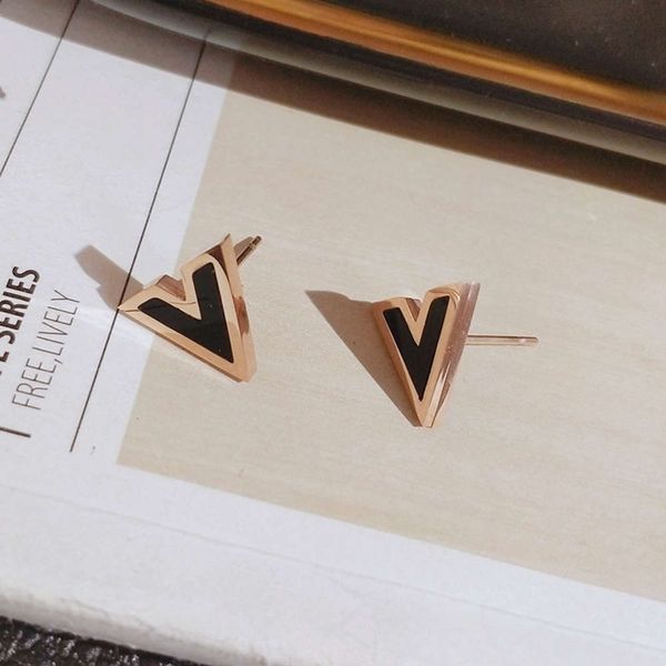 

titanium simple letter earrings do fade sense cool