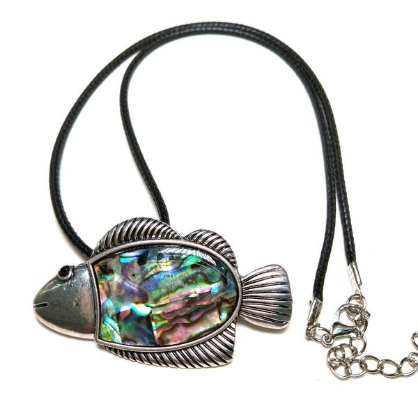 

pendant necklaces 2021 shell pendants necklace charms jewelry fish shape natural leather chain for women men 50x40mm, Silver