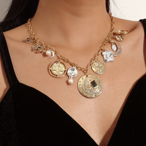 

overseas gold-plated yiwu trinket exquisite haoshi moon pendant pearl high sense necklace, Silver