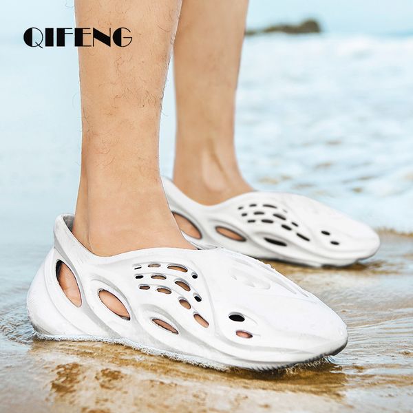 Ciabatte in schiuma originali estive di grandi dimensioni Uomo Donna Sneaker nera Pantofole popolari Calzature moda Outdoor Slip on Scarpe da spiaggia Nuovo Y0427