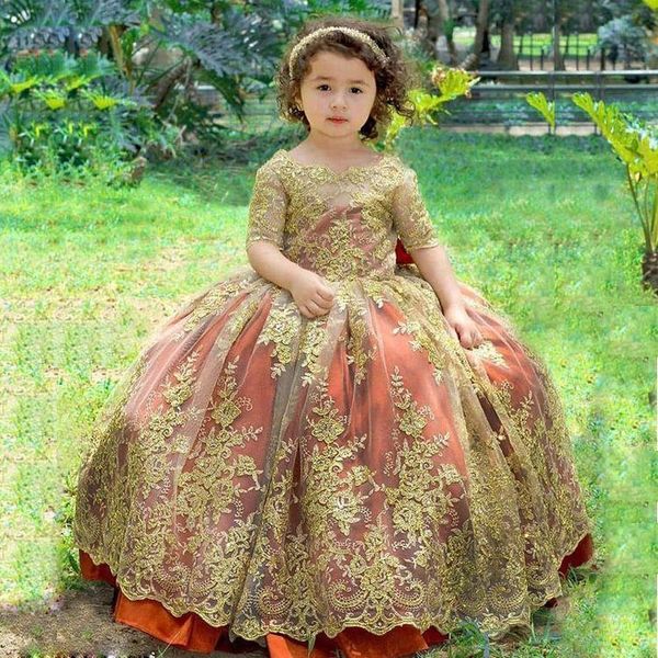 Zarif Yarım Kollu Çiçek Kızlar Düğün Altın Dantel Aplike Toddler İlk Cemaat Elbise Prenses Küçük Çocuk Doğum Giyim