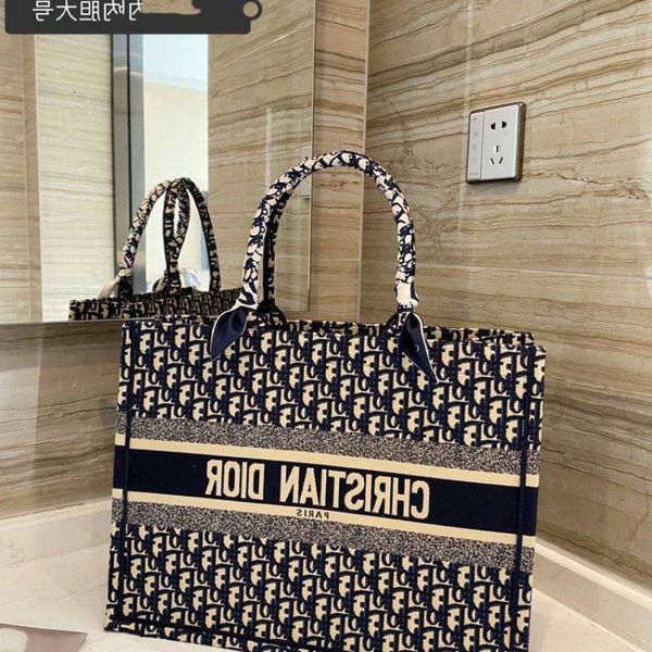 

d letter embroidery classic tote 2021 trendy one shoulder portable women's shopping bag
