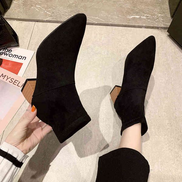

boots short leather boots with a thin suede skin, women's shoes without shoelaces, fashionable flat platform, for autumn and winter 50j, Black
