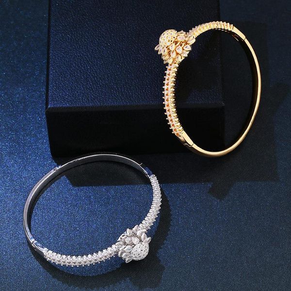 

bangle ladies bracelet fashion rotating flower zircon metal exquisite design light luxury net red jewelry, Black