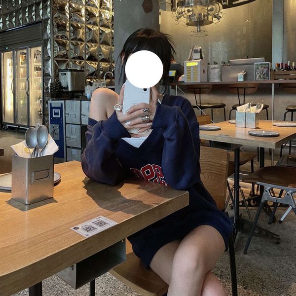 

autumn women's sweater loose wind v-neck small piece set, Black