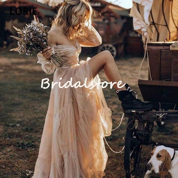 Abito da sposa in pizzo Boho Champagne 2022 con maniche lunghe Sexy A Line Tulle Abiti da sposa country Elegante Flowy Robe de Mariage Abiti da sposa Cowgirls di nuovo arrivo