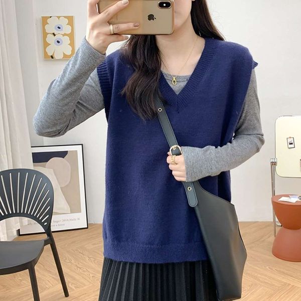 

v-neck knit vest women's autumn version folding jacket batch, White